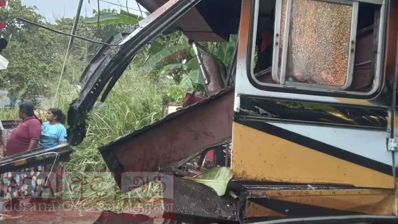 Bus involved in Koggala train accident had no special tour permit, officials say