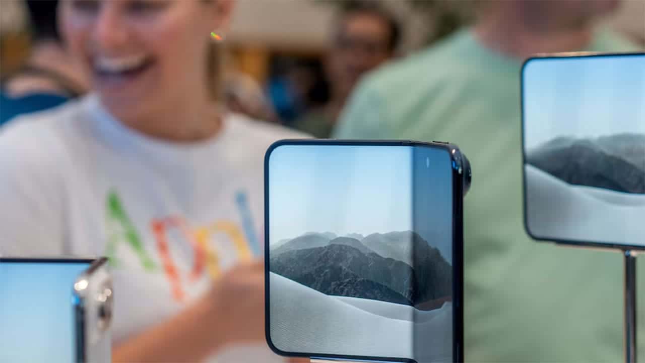 Apple says it will replace iPhone Duo units showing screen problems