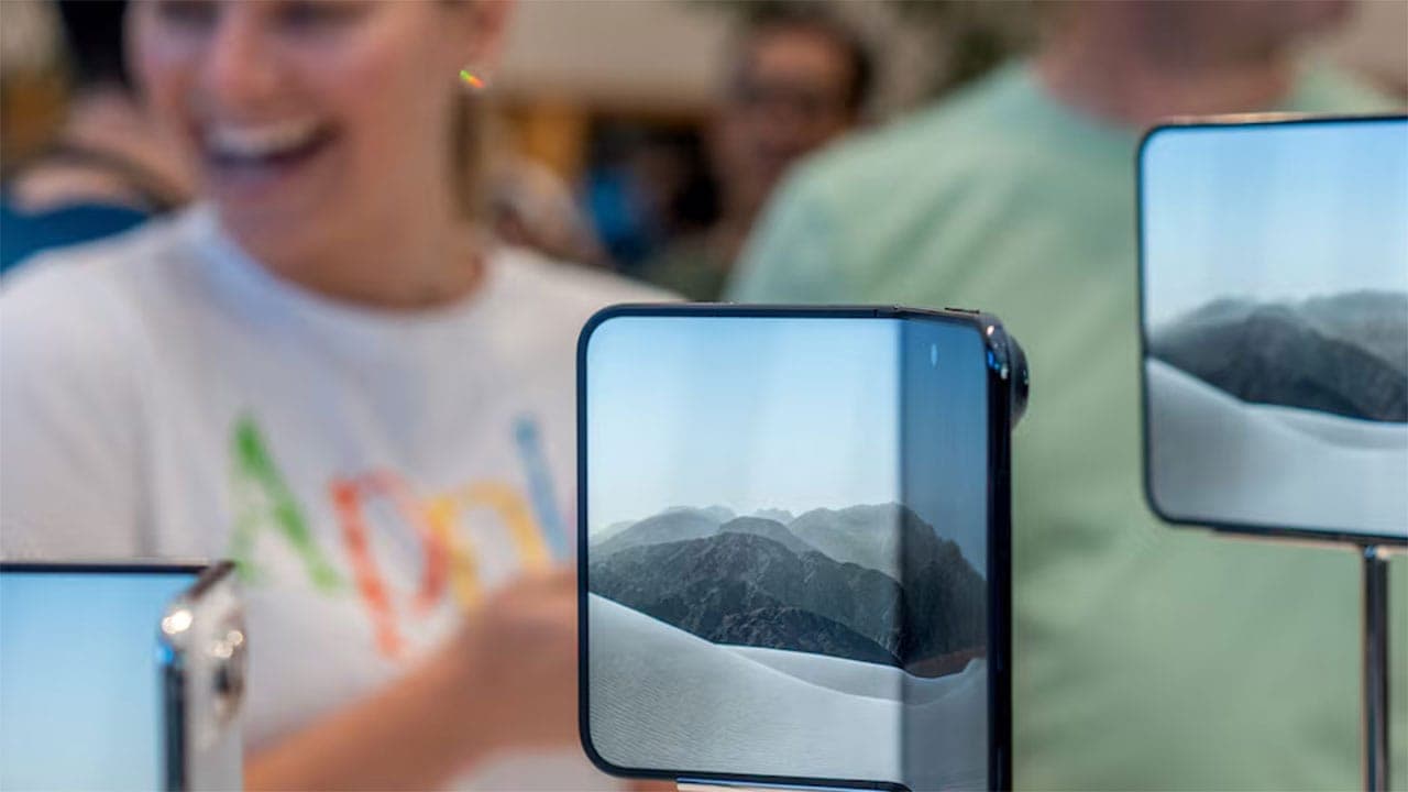 Apple says it will replace iPhone Duo units showing screen problems